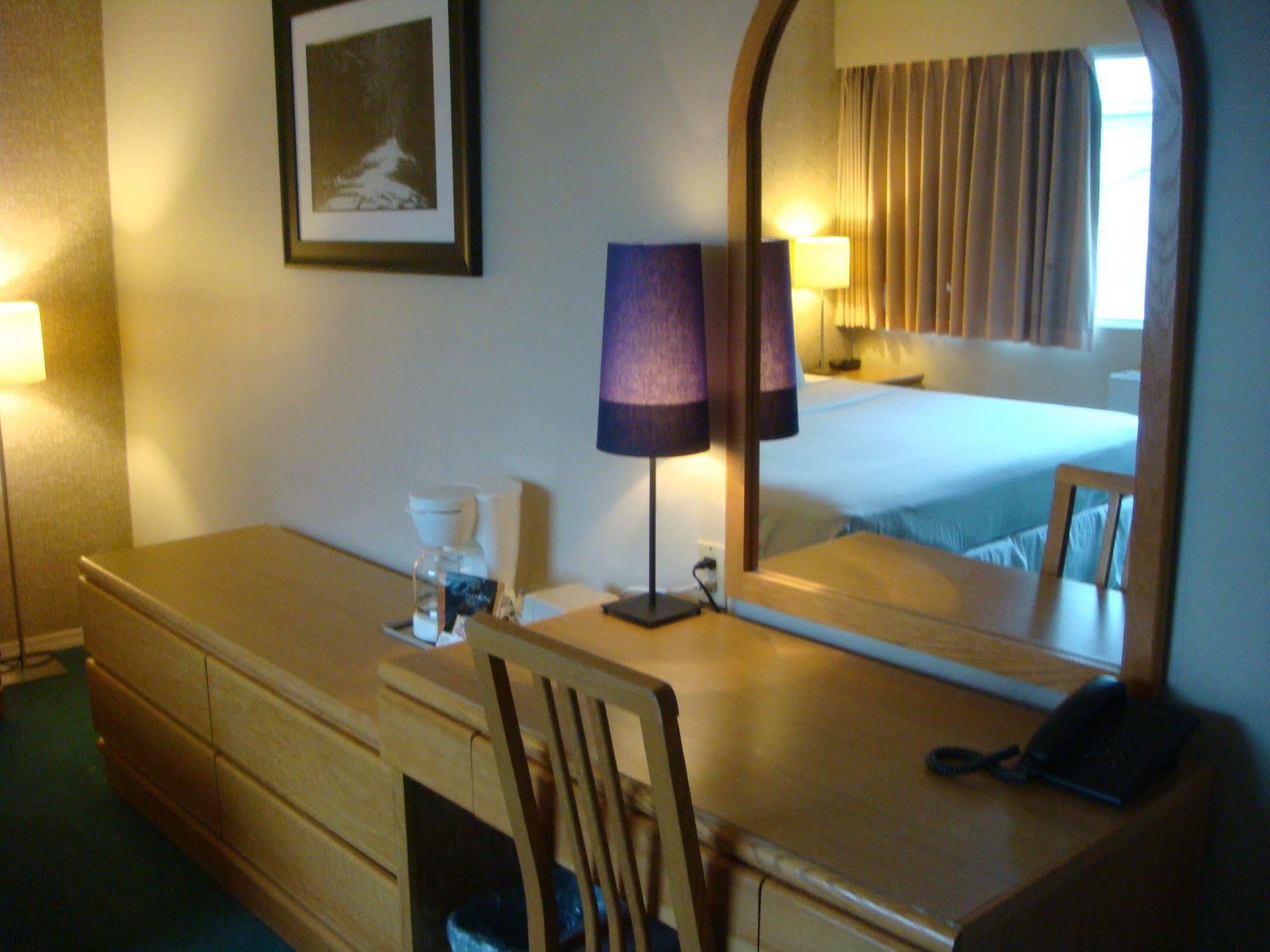 Cassandra Hotel Ванкувер Экстерьер фото